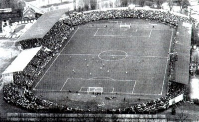 a-partir-de-1932-le-stade-saint-symphorien-devient-le-lieu-de-residence-du-fc-metz-la-section-autonome-et-professionnelle-du-cercle-athletique-messin-en-1936-sa-capacite-passe-de-10-000-a-1.jpg